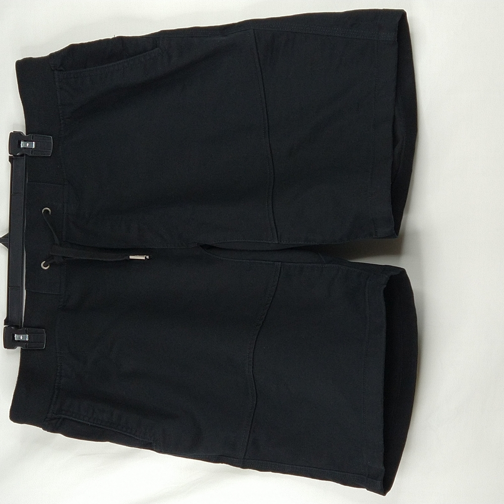 Dividcd H&M Women Black Short Pants Size: XL